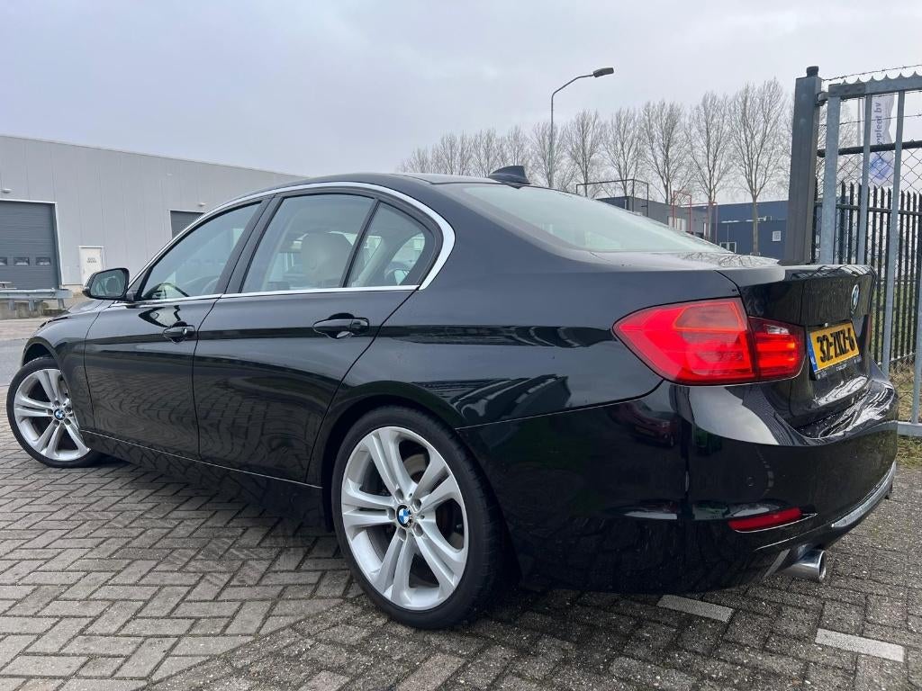 BMW 3-Serie 3.0 I 335i 2012 Automaat Leer Camera Head-up Ful, Automaat, Achterwielaandrijving, Beige, Zwart