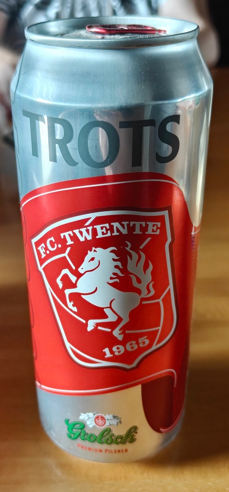 F.C. Twente Trots Grolsch Blik - Vol - Ongeopend, Ophalen, F.C. Twente, Vaantje of Sjaal