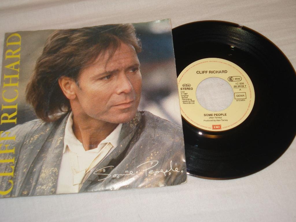 Cliff Richard    Some People      Orgineel, Fotohoes, Ophalen of Verzenden, Zo goed als nieuw, Pop