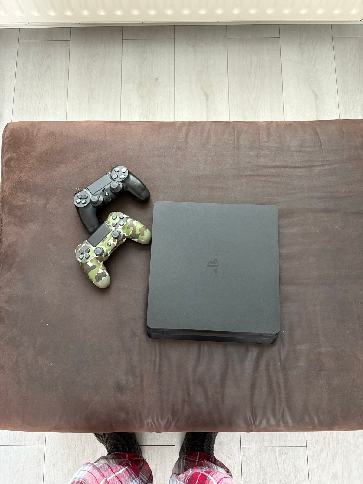 PlayStation 4 slim met 2 controllers, Ophalen, Met 2 controllers, Slim, 500 GB
