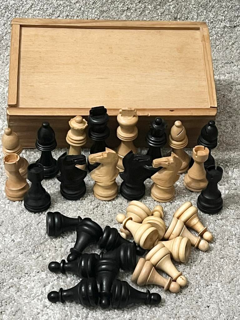 Staunton Schaakstukken - Koningshoogte 75mm, Een of twee spelers, Ophalen of Verzenden, Gebruikt