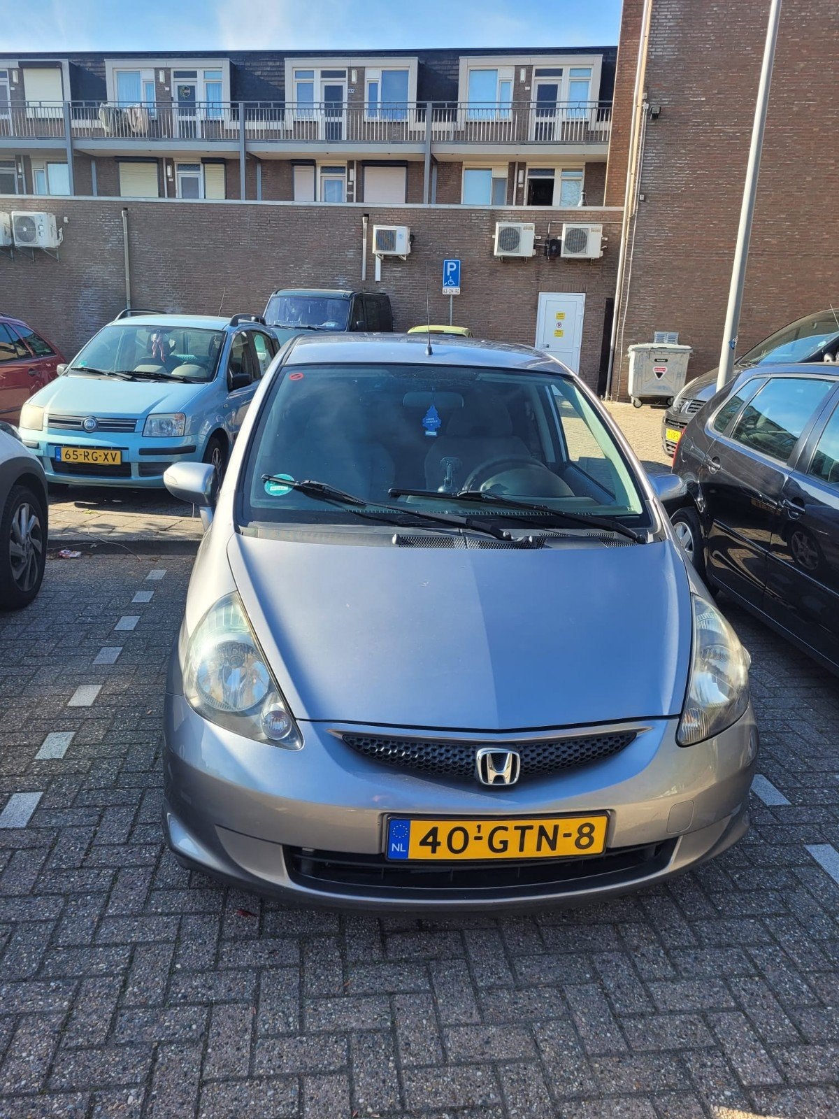 Honda Jazz 1.4 I 2008 Grijs 218000km, Auto's, Voorwielaandrijving, 83 pk, 450 kg, 40 €/maand