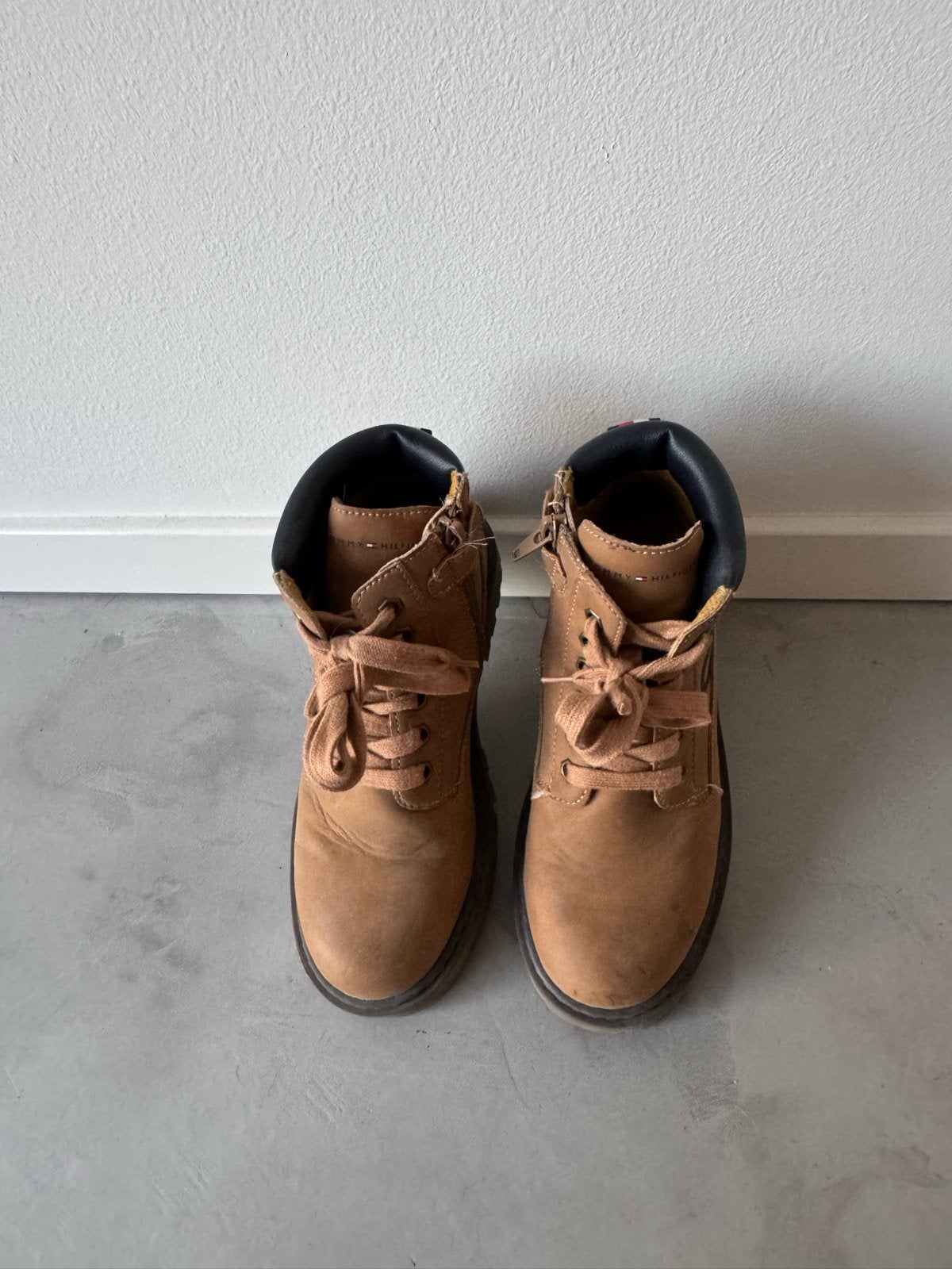Tommy Hilfiger jongensschoenen/boots, maat 34. Heel netjes!, Gebruikt, Jongen of Meisje, Schoenen, Ophalen of Verzenden