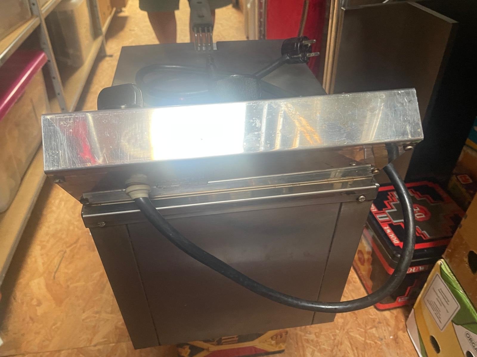Professionele RVS Friteuse - Gebruikt maar functioneel, 4 liter of meer, Ophalen of Verzenden, Gebruikt