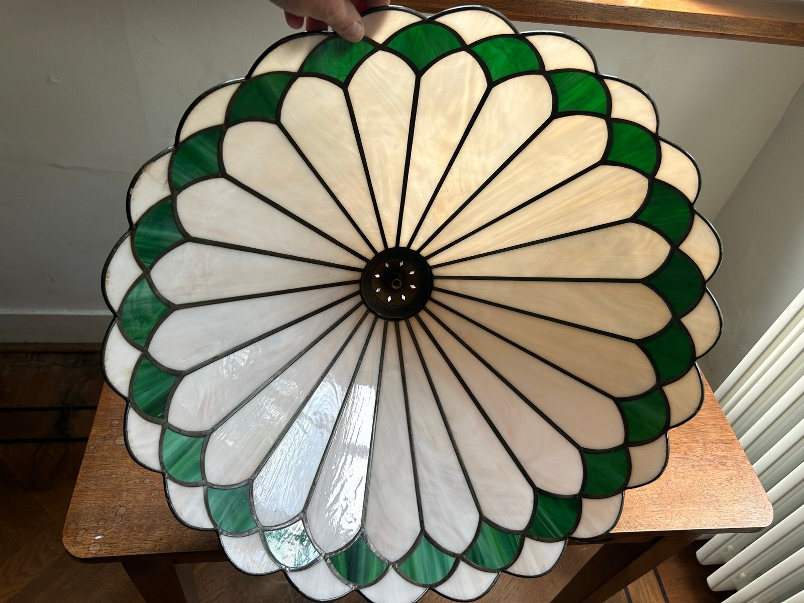 Prachtige art deco Tiffany Hanglamp - Wit en Groen Glas, Ophalen