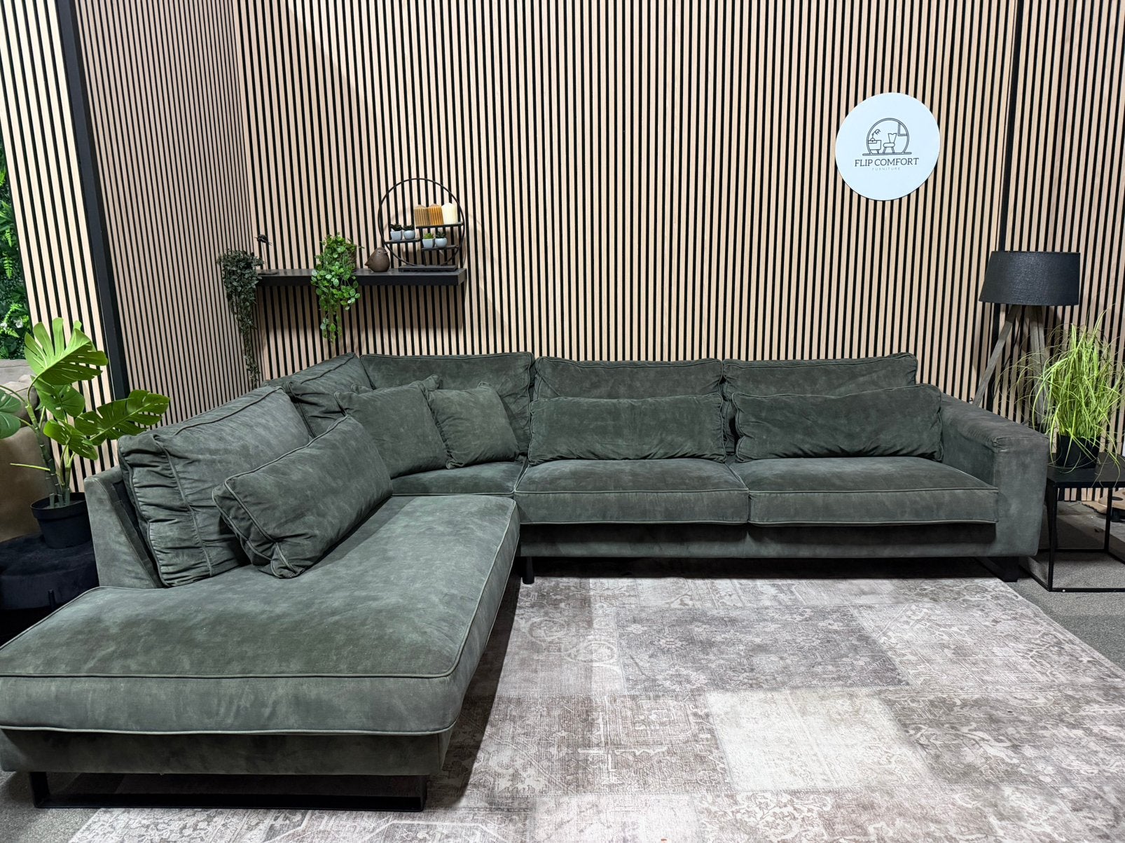 “GRATIS LEVERING” Grote velvet groene hoekbank 315x250, Hoekbank, 300 cm of meer, Ophalen of Verzenden, Zo goed als nieuw