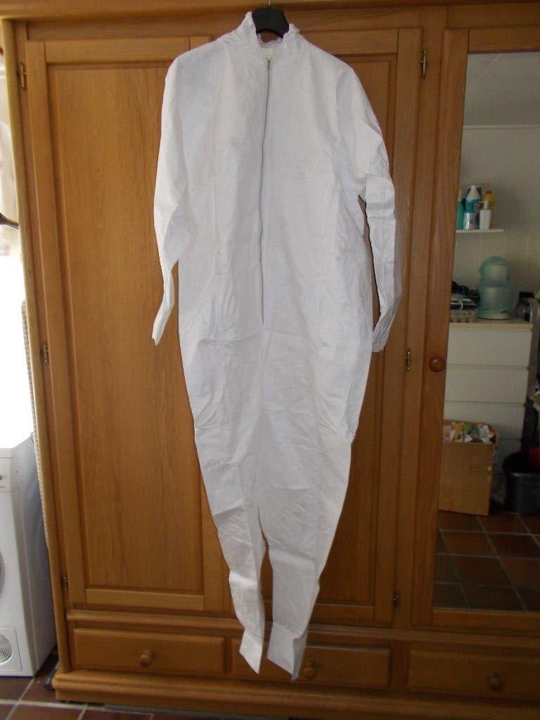 10 licht kunststof witte overall's, Nieuw, Overige maten, Ophalen of Verzenden, Overige thema's