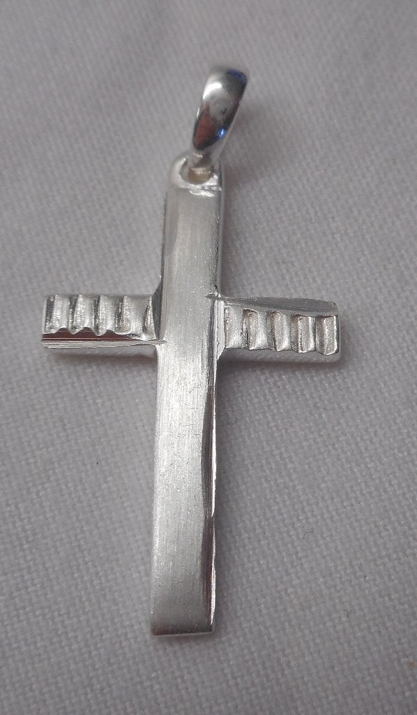 Zilveren kruis hangertje nr.854, Verzenden, Zo goed als nieuw, Kruis of Symbool, Zilver