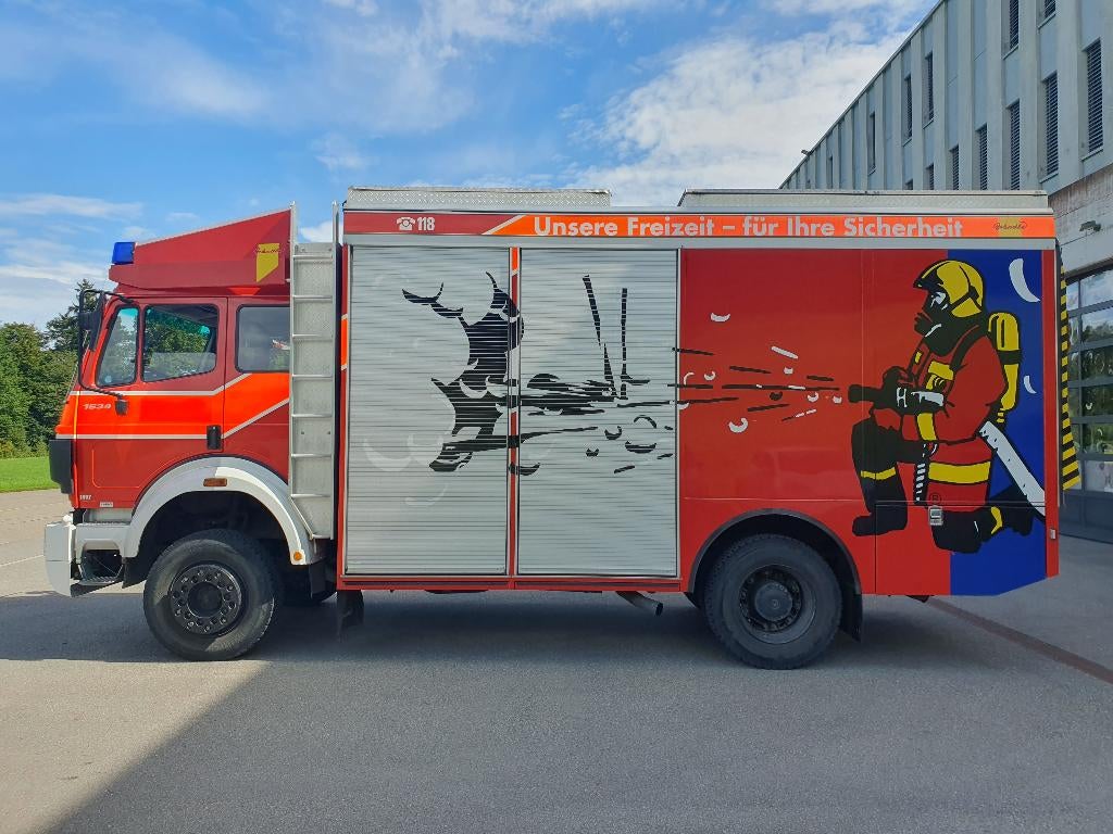 Mercedes 1634 AF 4x4 6 zit brandweer expeditie camper truck, Auto's, 340 pk, Mercedes-Benz, Bedrijf, Diesel