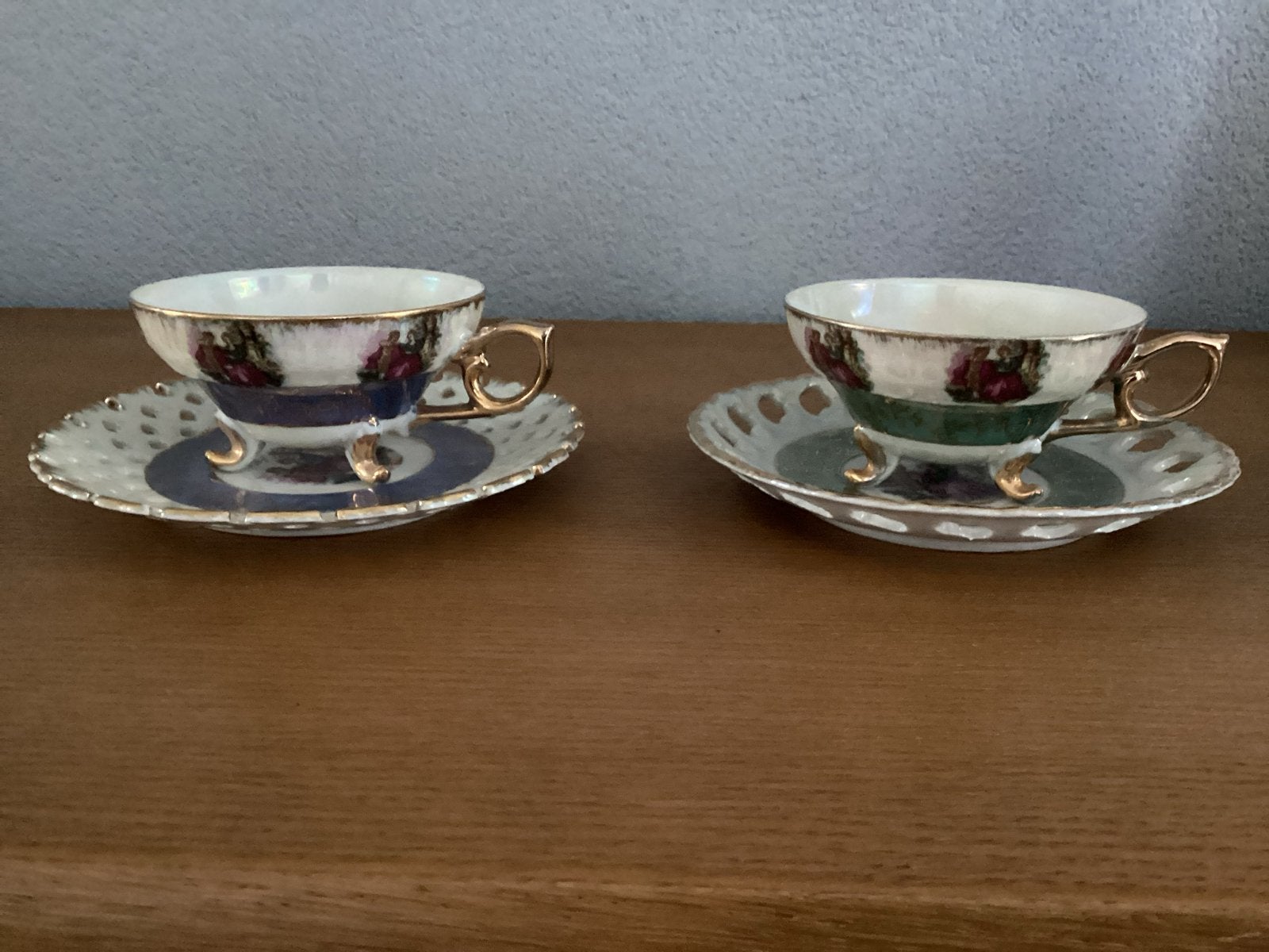 Set van 2 Antieke Porseleinen Kop en Schotels, Ophalen of Verzenden