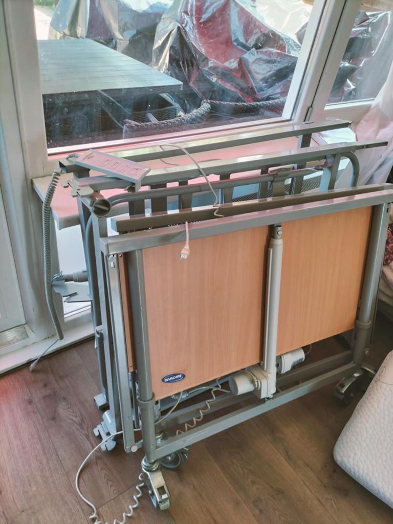 Ziekenhuis bed, Ophalen of Verzenden, Zo goed als nieuw