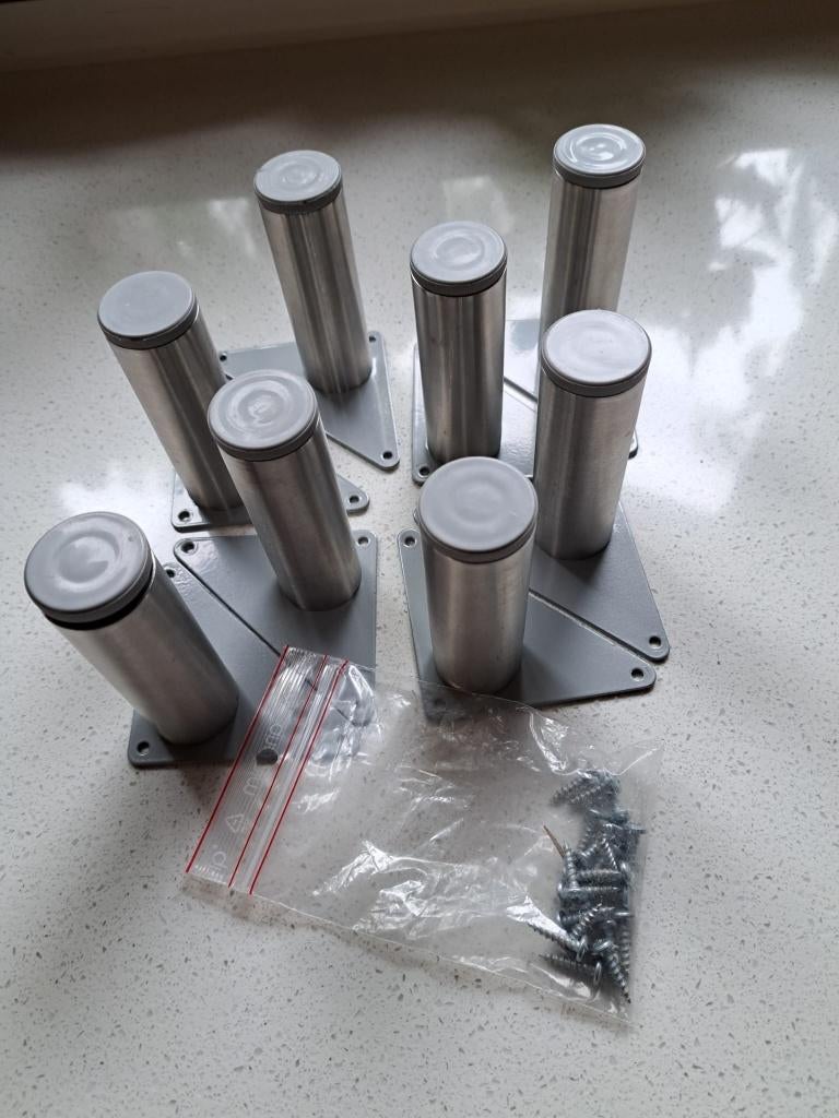 8x IKEA EKET pootjes (10 cm), compleet met schroeven, Ophalen of Verzenden, Zo goed als nieuw