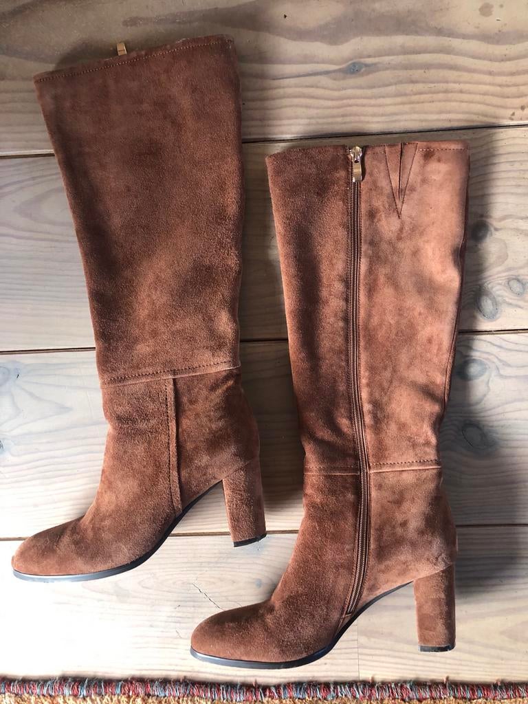 Di Lauro warmbruine suède laarzen maat 40, Kleding | Dames, Schoenen, Ophalen, Hoge laarzen, Bruin, Nieuw