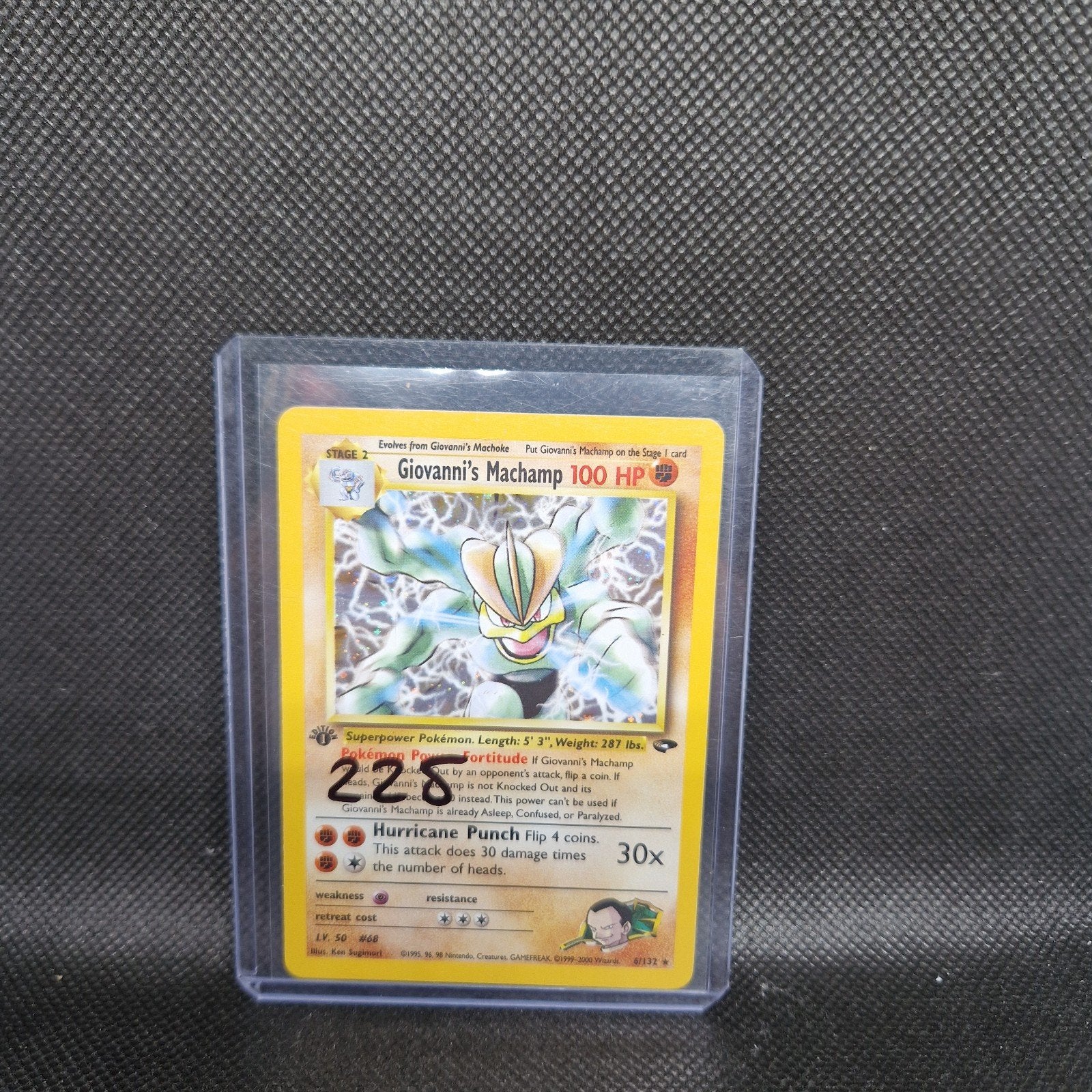 Giovannis Machamp 1st Edition Gym, Hobby en Vrije tijd, Verzamelkaartspellen | Pokémon, Ophalen of Verzenden, Zo goed als nieuw