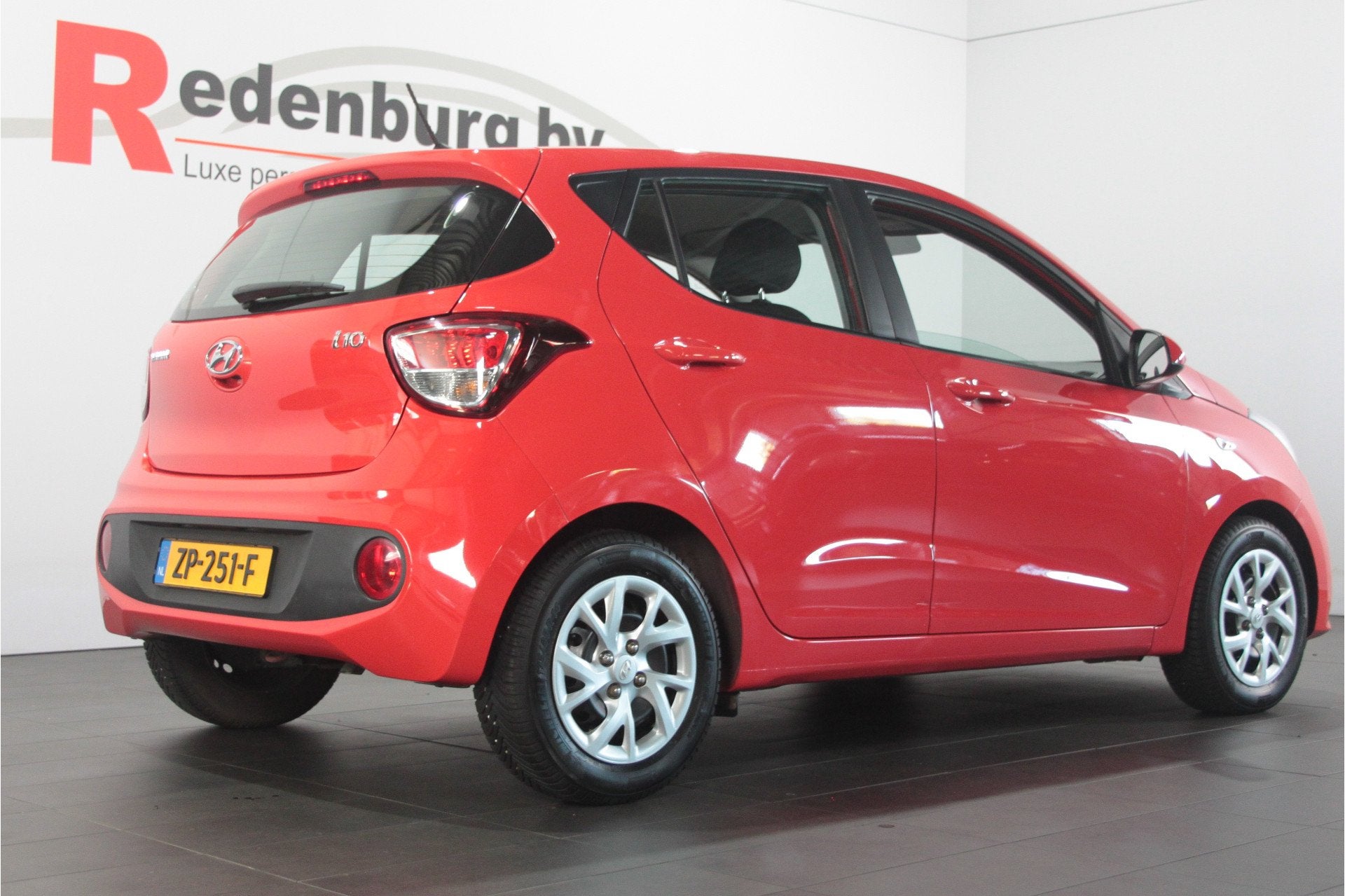 Hyundai i10 1.0i Comfort - Airco / Bluetooth / Cruise, Auto's, Gebruikt, 4 stoelen, Origineel Nederlands, Bedrijf