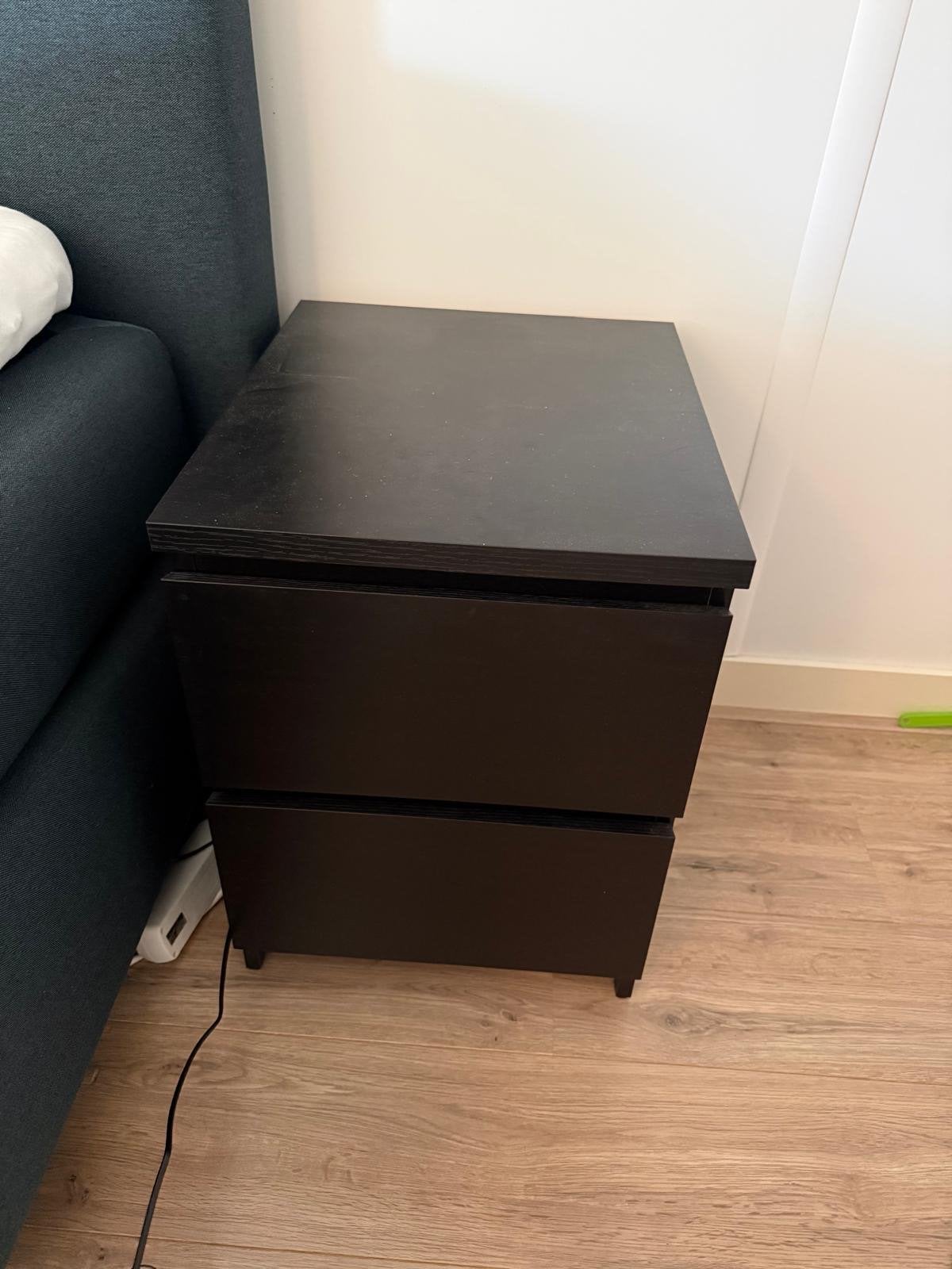 IKEA Nachtkastje met 2 lades - Donkerbruin/Zwart, Huis en Inrichting, Slaapkamer | Nachtkastjes, Ophalen, Gebruikt, Minder dan 45 cm