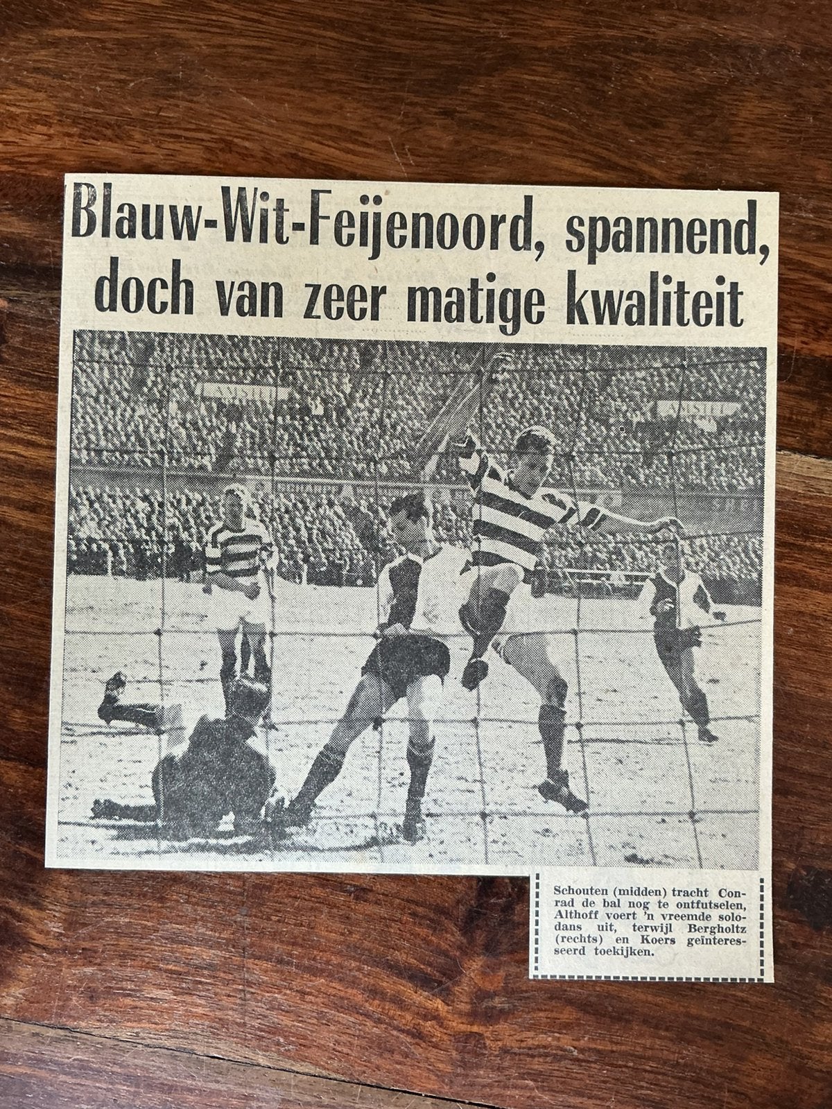 Voetbal krantenartikel Blauw Wit Feyenoord april 1962, Ophalen of Verzenden, Knipsel(s)