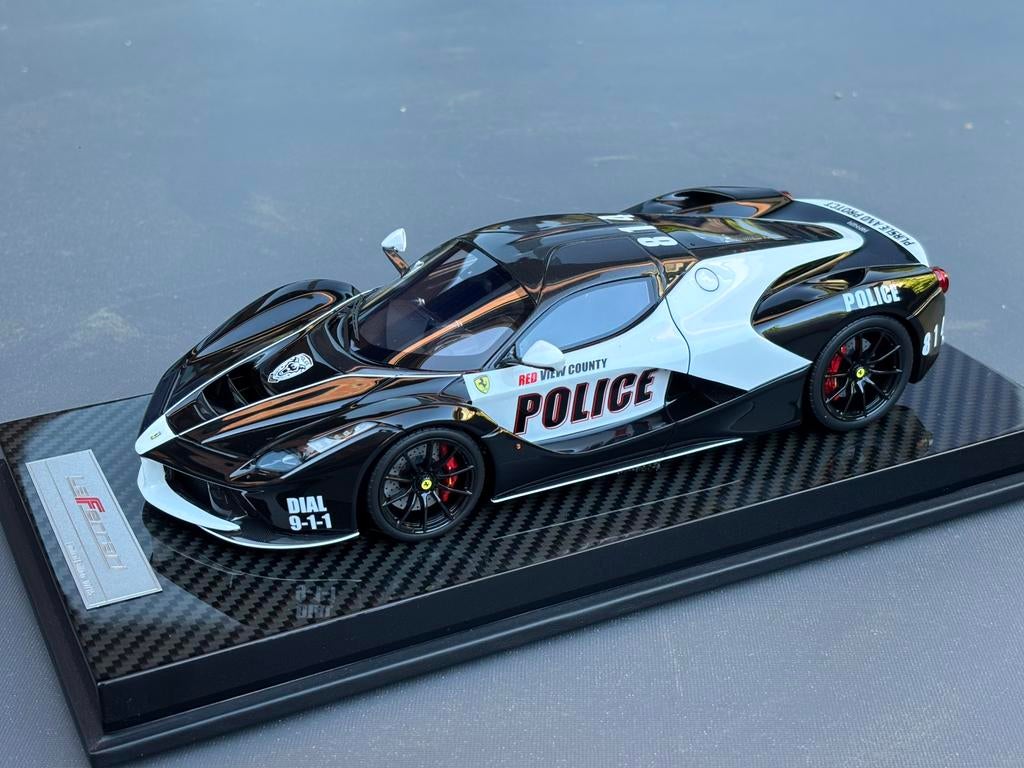 Ferrari LaFerrari Police Gavin zigzag Youngster 1:18 NIEUW !, Overige merken, Gavin + Zigzag yougster, ., Nieuw