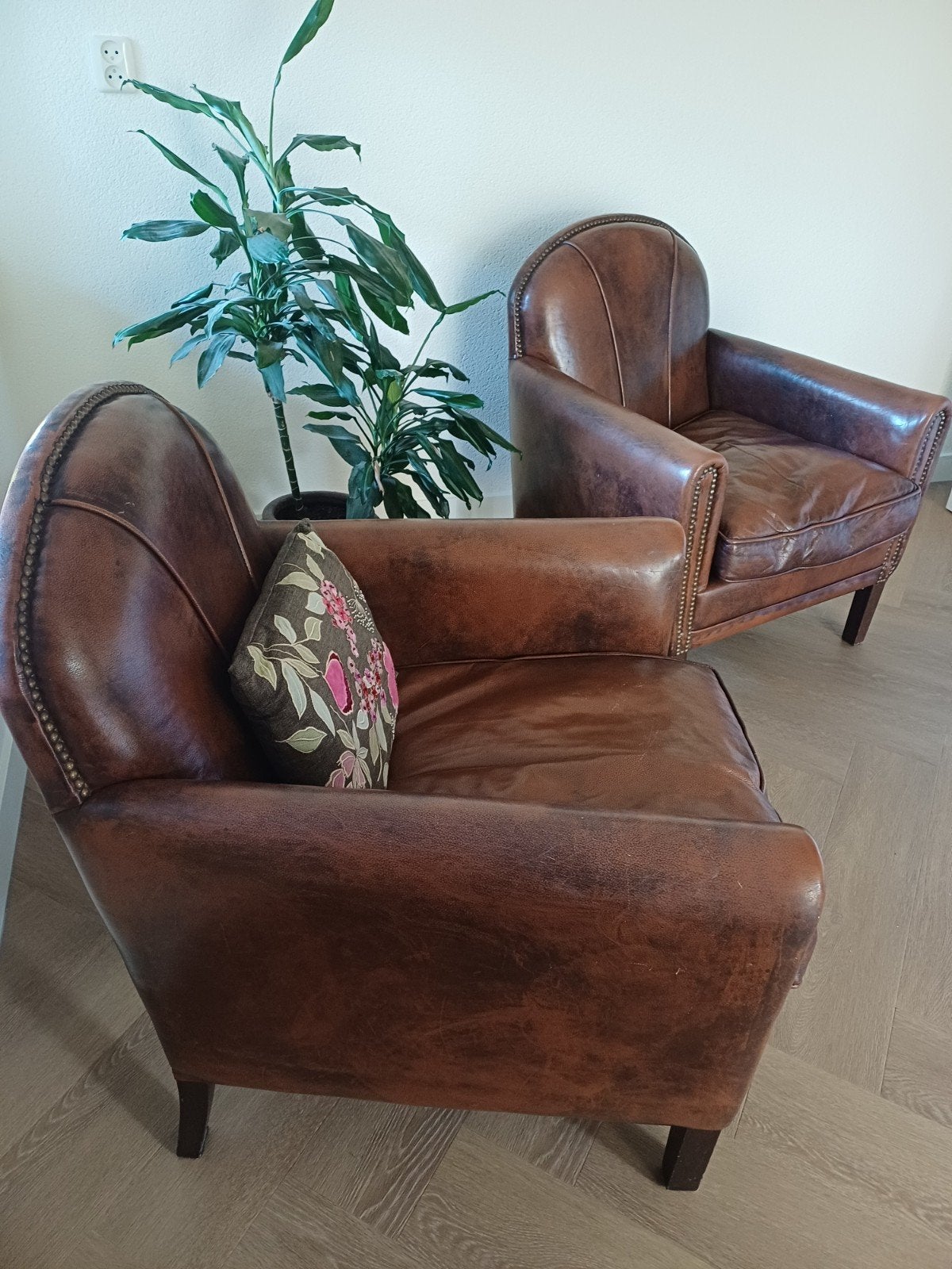 2x brocante Schapenleren Clubfauteuils stoel leer, Huis en Inrichting, Fauteuils, Ophalen, Gebruikt, Vintage, Klassiek, Clubfauteuil