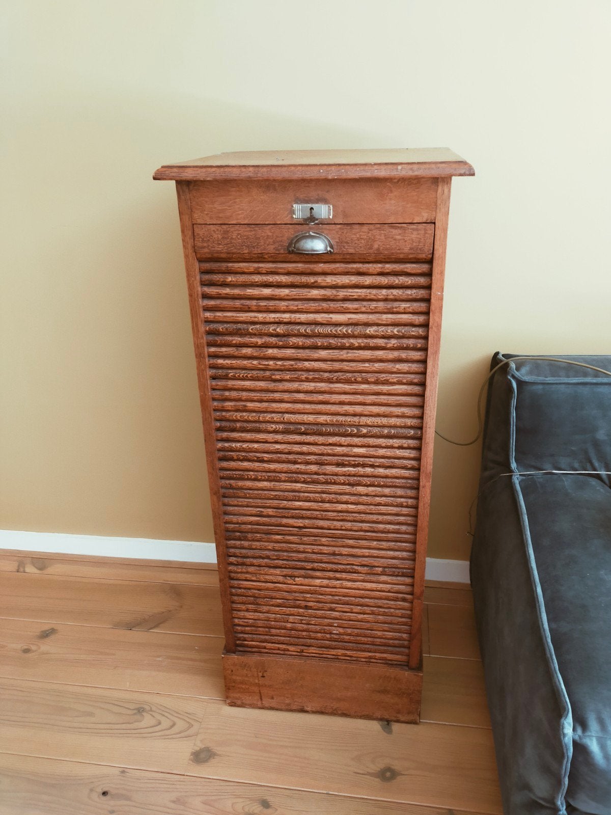 Vintage eikenhouten rolluikkast met lades, Antiek en Kunst, Ophalen of Verzenden