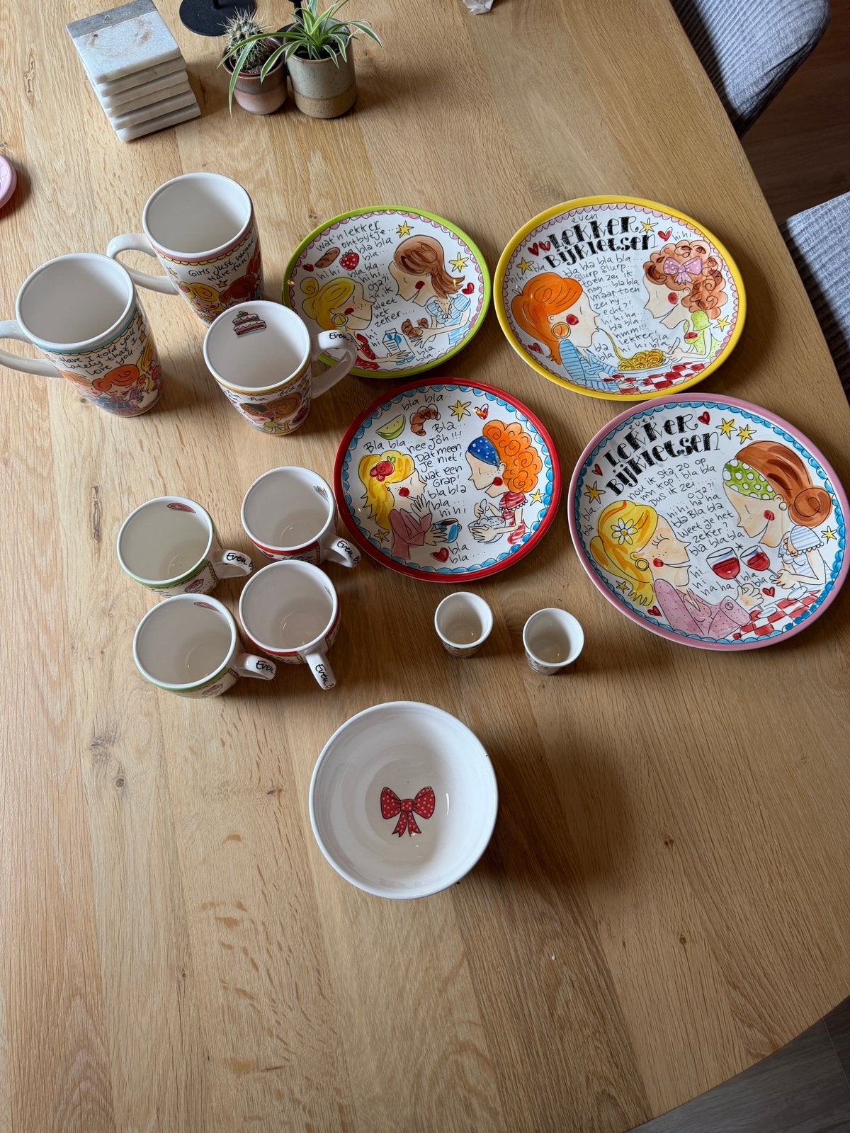 Blond Amsterdam Servies - Even Bijkletsen & Bla Bla Serie, Huis en Inrichting, Keuken | Servies, Ophalen, Gebruikt, Keramiek, Bord(en)
