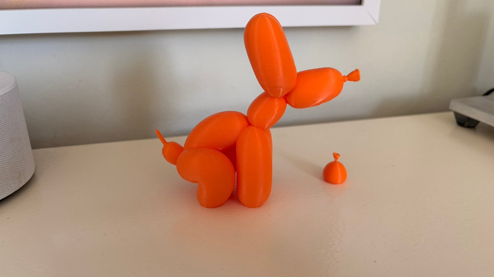 Balloondog poops, Ophalen of Verzenden, Beeld, Oranje, Kunststof