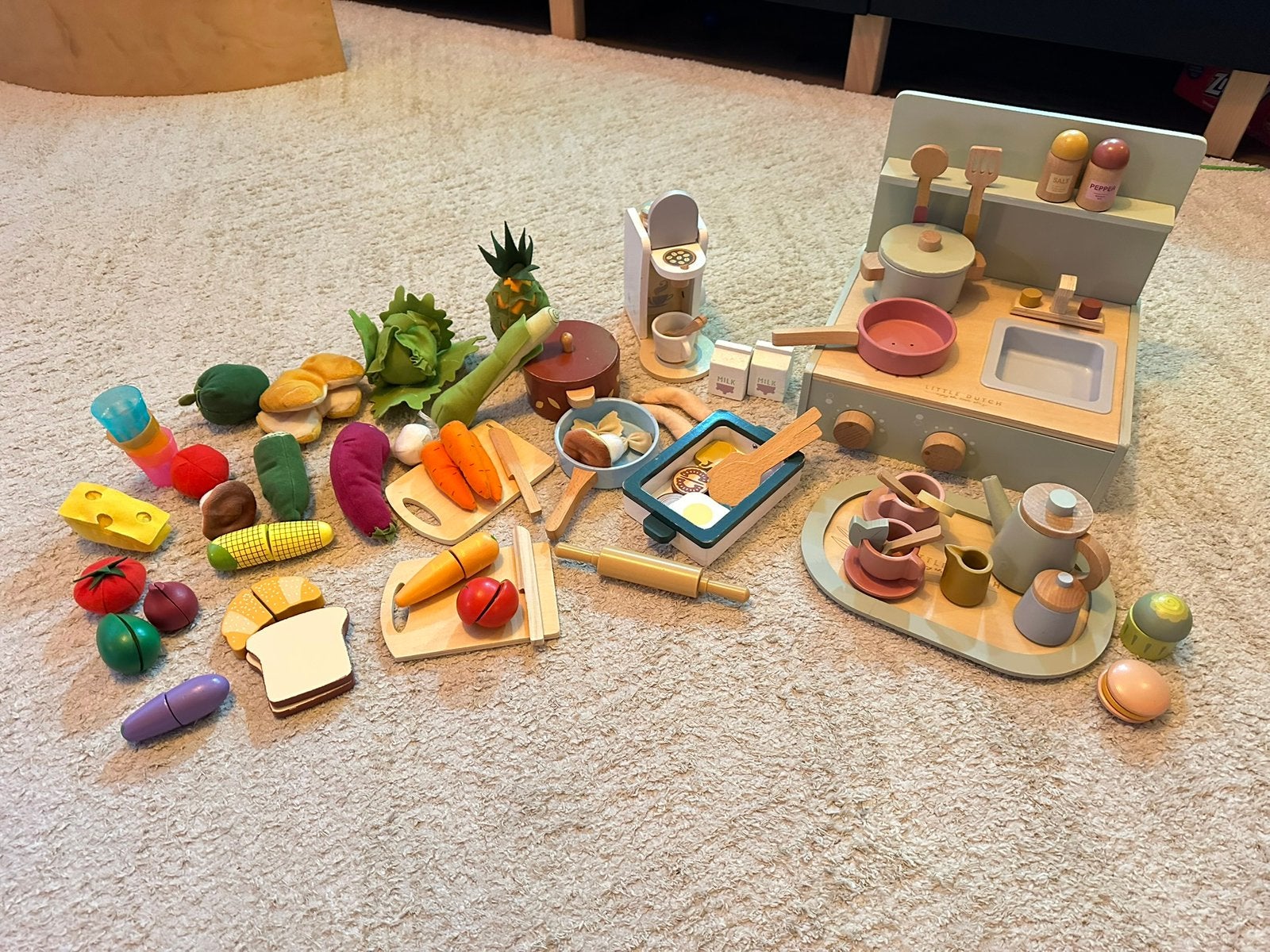 Little dutch Kinderkeukentje met servies en veel accessoires, Ophalen, Gebruikt