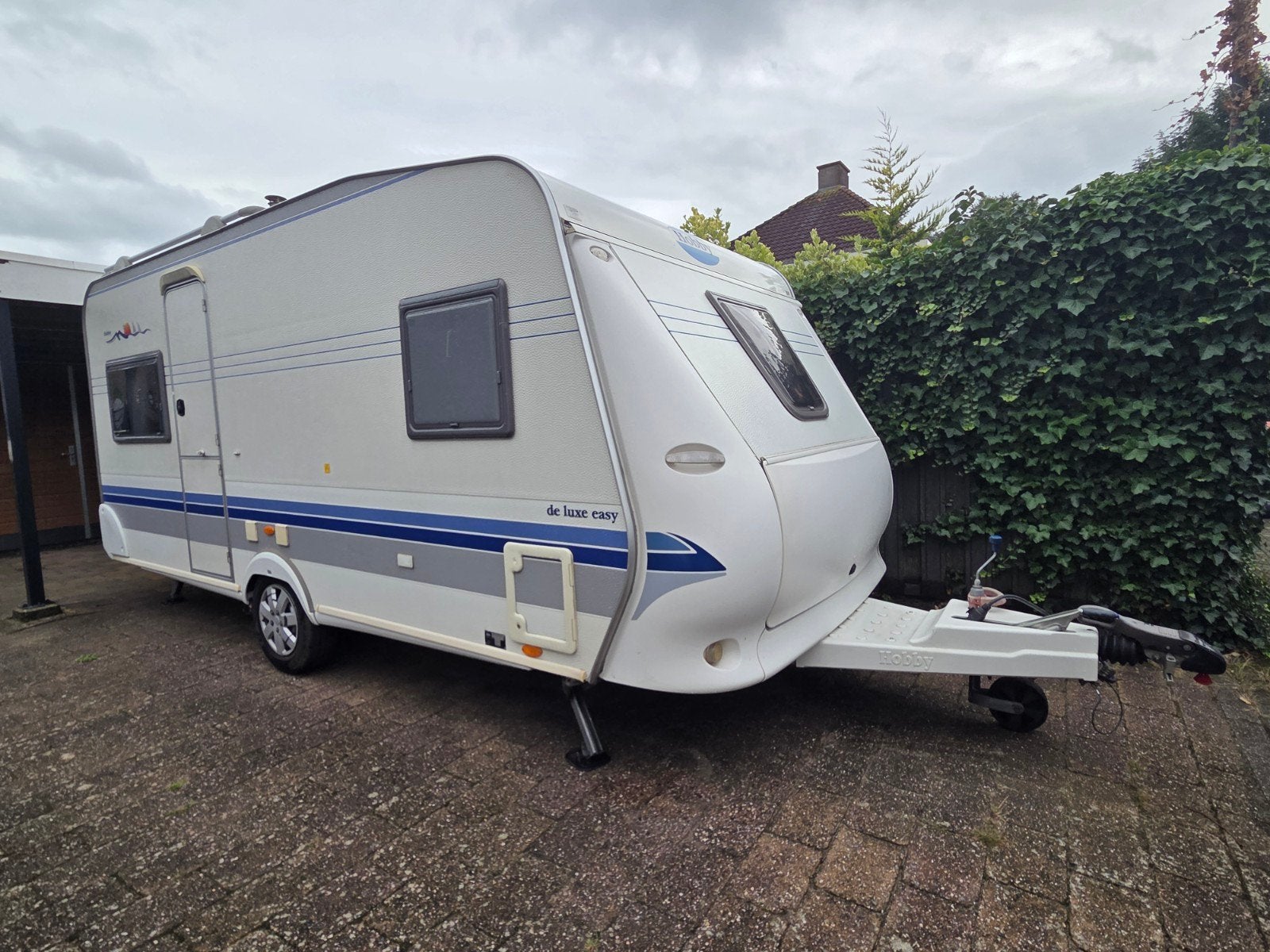 Hobby de Luxe 460 UFE incl. voortent REDA, Mover, Rondzit, Hobby, Frans bed