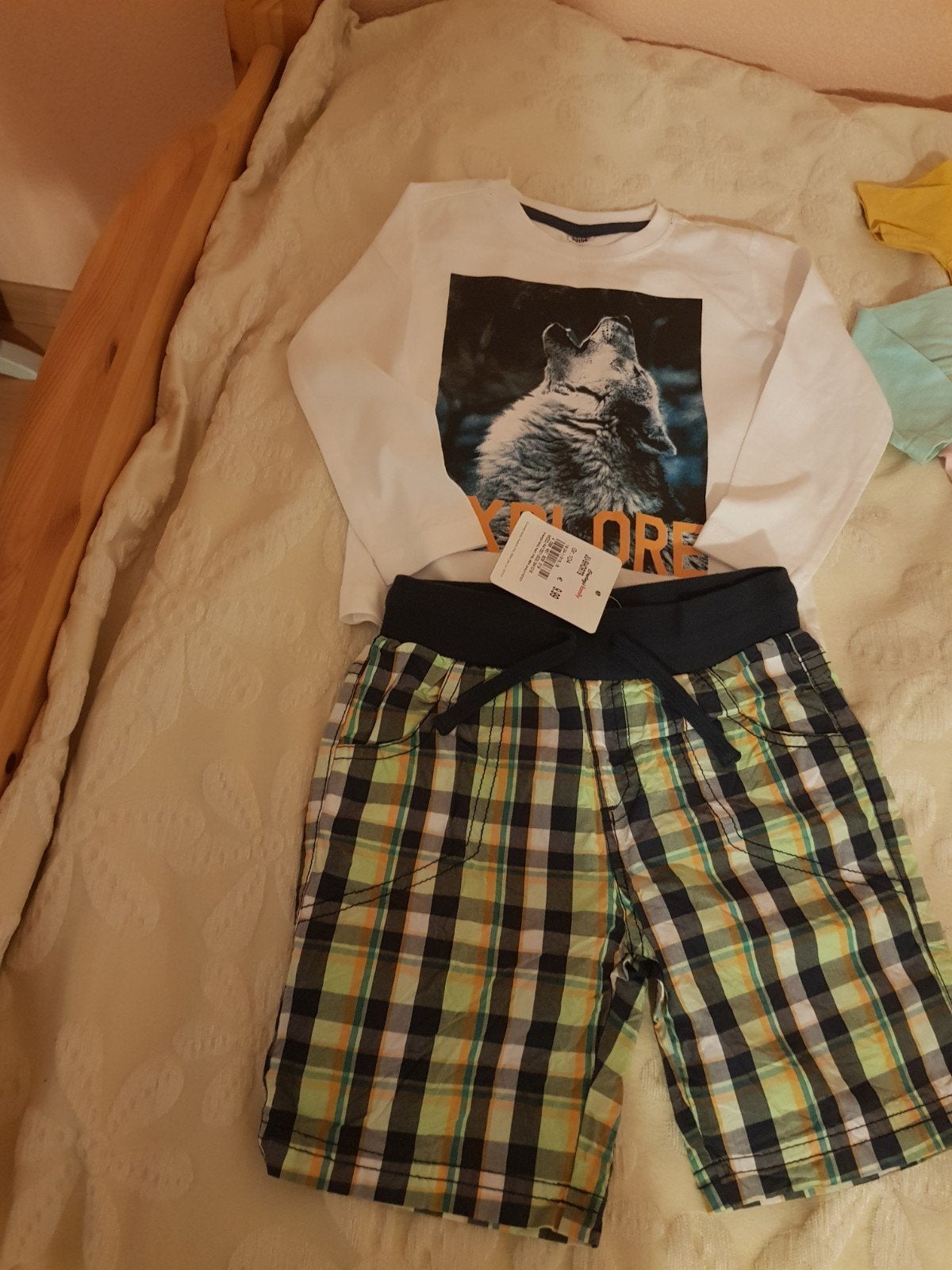 Nieuwe jongens set: shirt lange mouw met korte broek maat 98, Ernsting's family, Nieuw, Ophalen of Verzenden, Setje