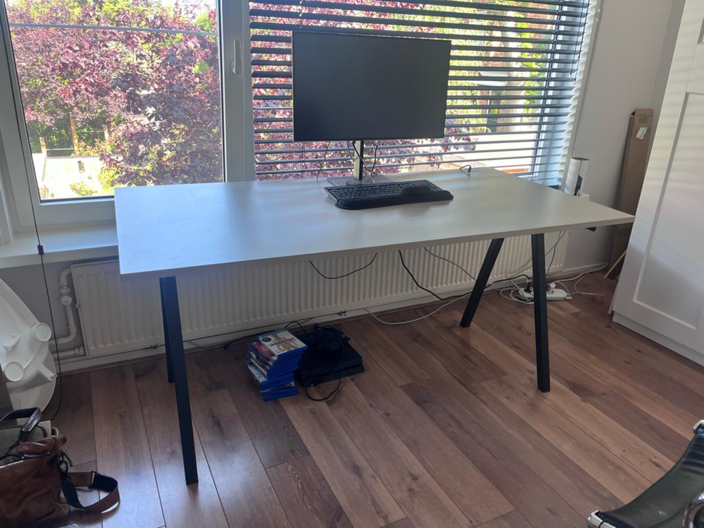 IKEA Trotten Bureau, beige/antraciet, 160 x 80 cm, Ophalen, Spaanplaat of MDF, Zo goed als nieuw, IKEA