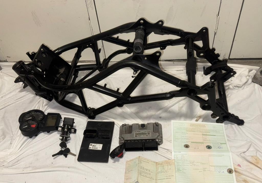 BMW F 800 GS frame met Duitse papieren en complete slotenset, Motoren, Ophalen of Verzenden