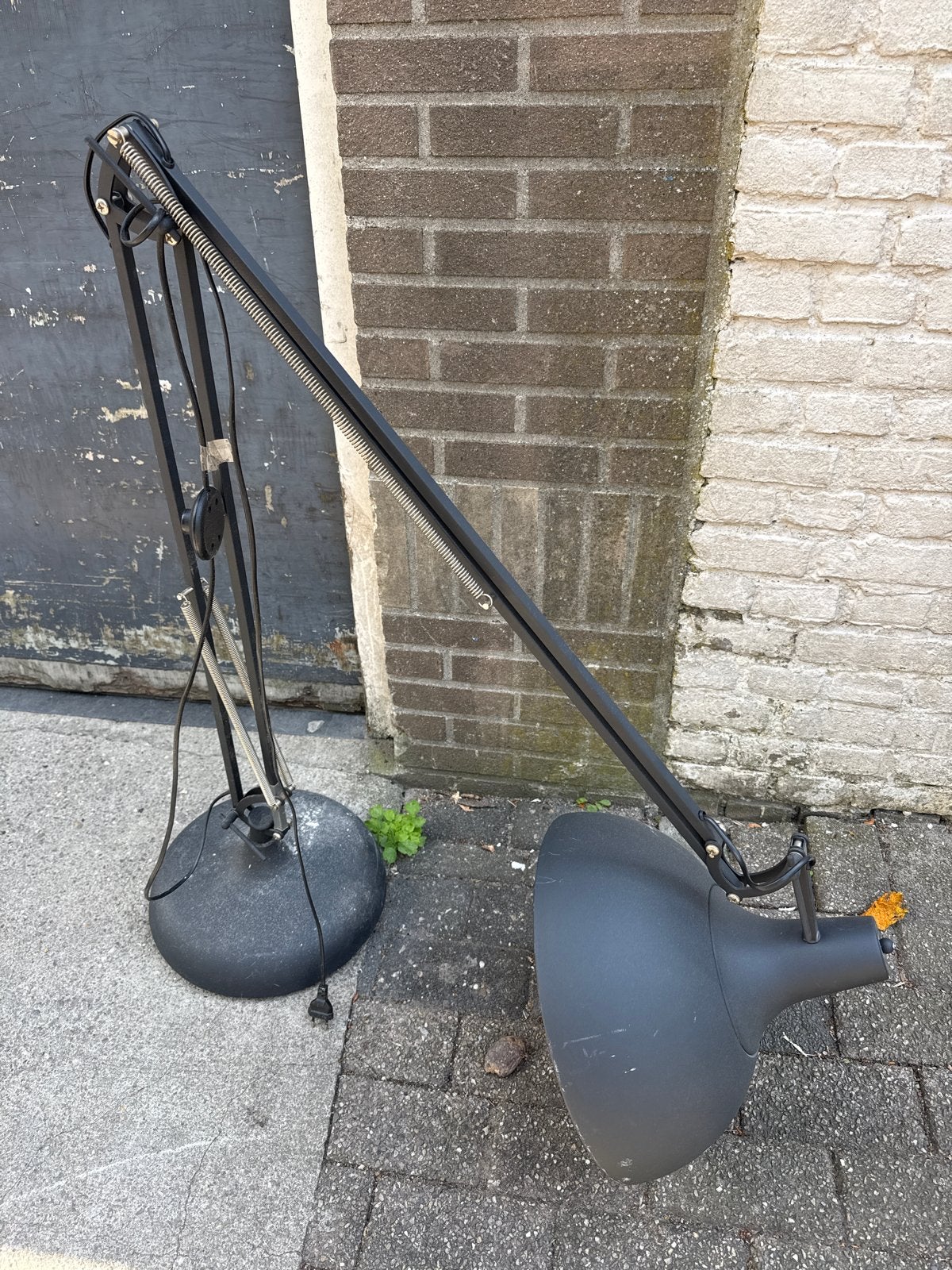 Grote zwarte vloerlamp met verstelbare arm, Ophalen, Gebruikt, E27 (groot), Metaal
