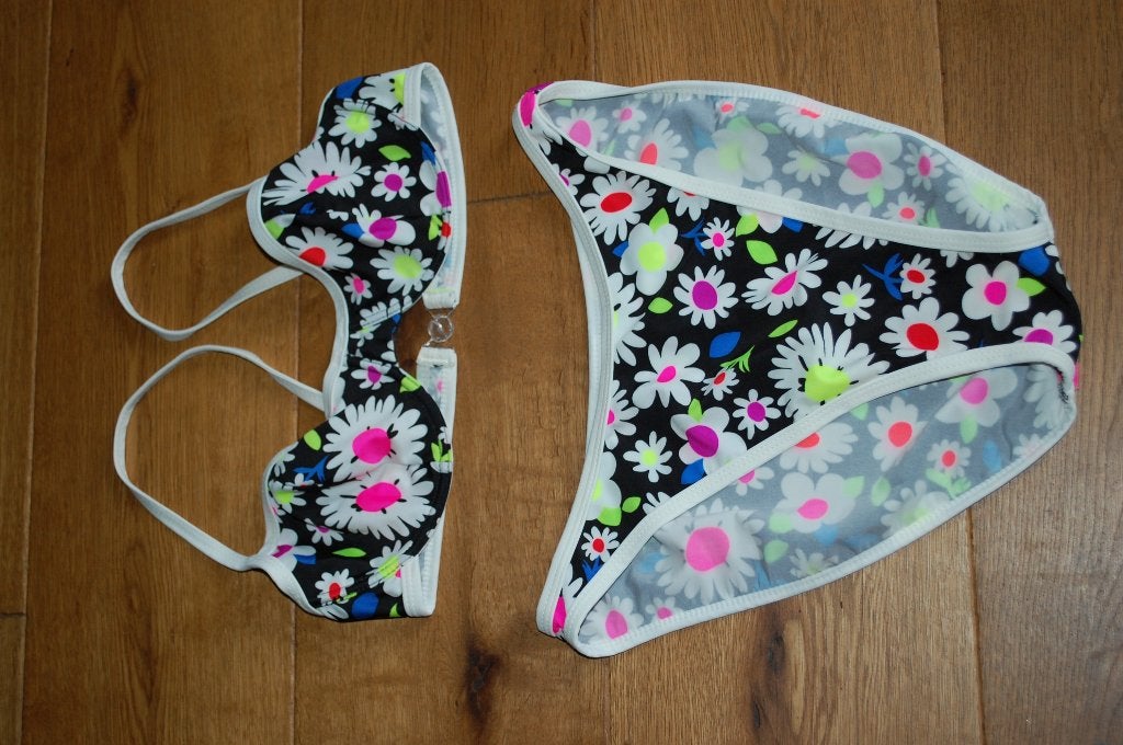 nieuwe 'flower power' bikini, maat 38, Overige kleuren, Nieuw, Ophalen of Verzenden, Onbekend
