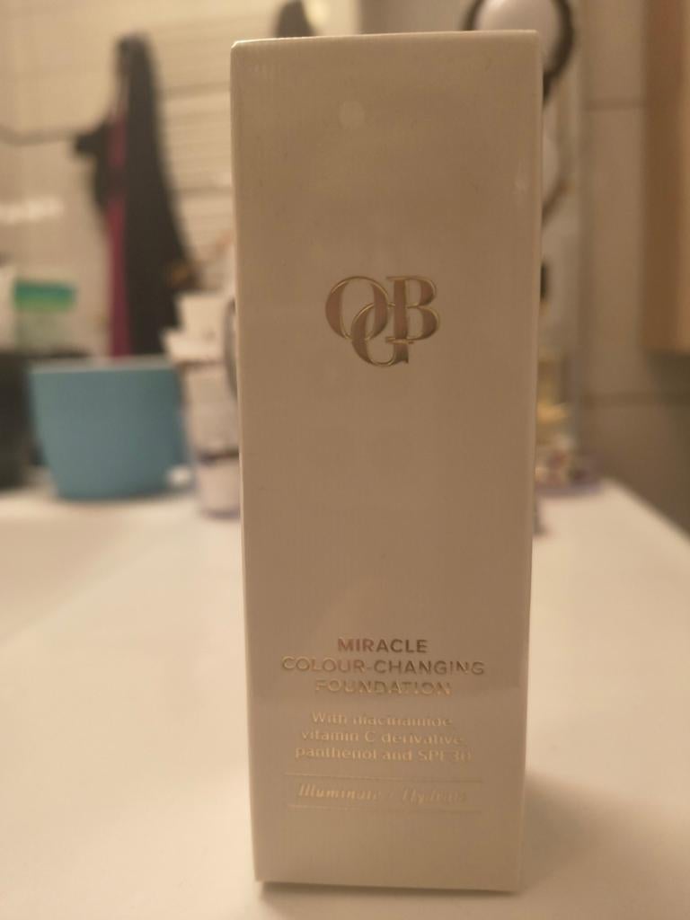 Olcay Gulsen Miracle Colour Changing Foundation, Sieraden, Tassen en Uiterlijk, Uiterlijk | Cosmetica en Make-up, Ophalen of Verzenden