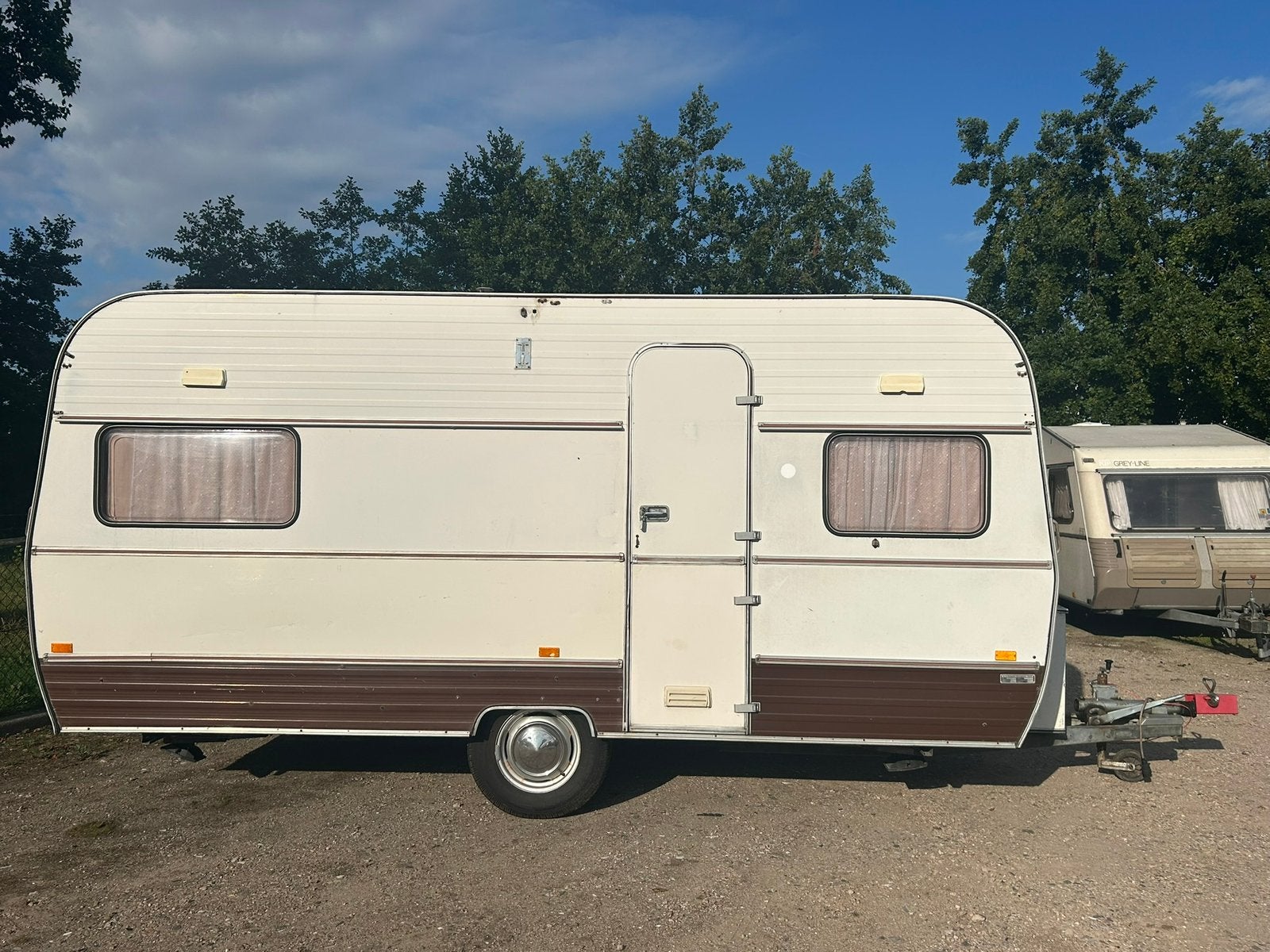 Mooie vakantieklare klassieke Hobby caravan met voortent, Caravans en Kamperen, Hobby, Bedrijf, Treinzit, 750 - 1000 kg