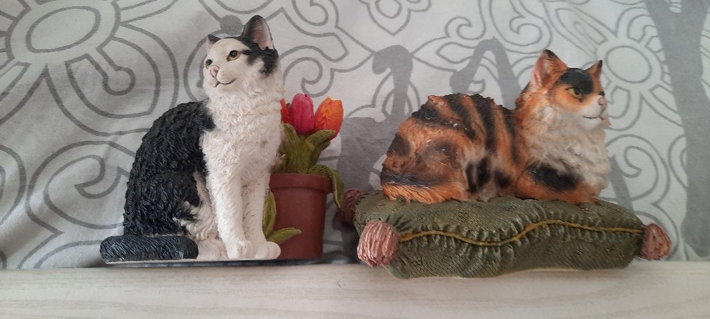 2 beeldjes franciens katten: noortje en zipper, Verzamelen, Beelden en Beeldjes, Ophalen of Verzenden, Zo goed als nieuw, Dier