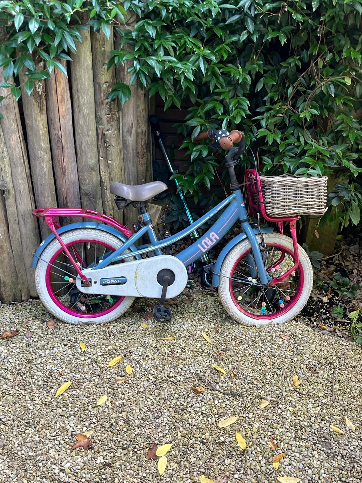 Popal Lola kinderfiets - Blauw/Roze met mandje, Ophalen of Verzenden, Zo goed als nieuw, Terugtraprem, 16 tot 20 inch