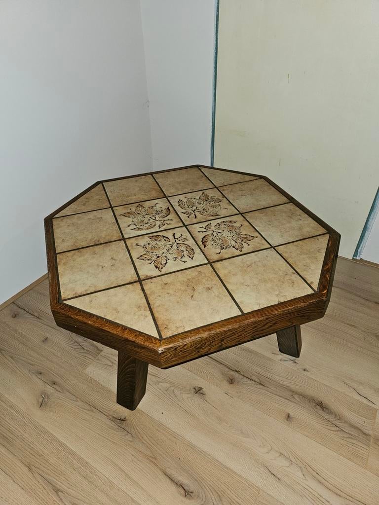 Mooie antieke salontafel met tegels per direct meenemen !, Huis en Inrichting, Tafels | Salontafels, Ophalen, Gebruikt, Overige vormen