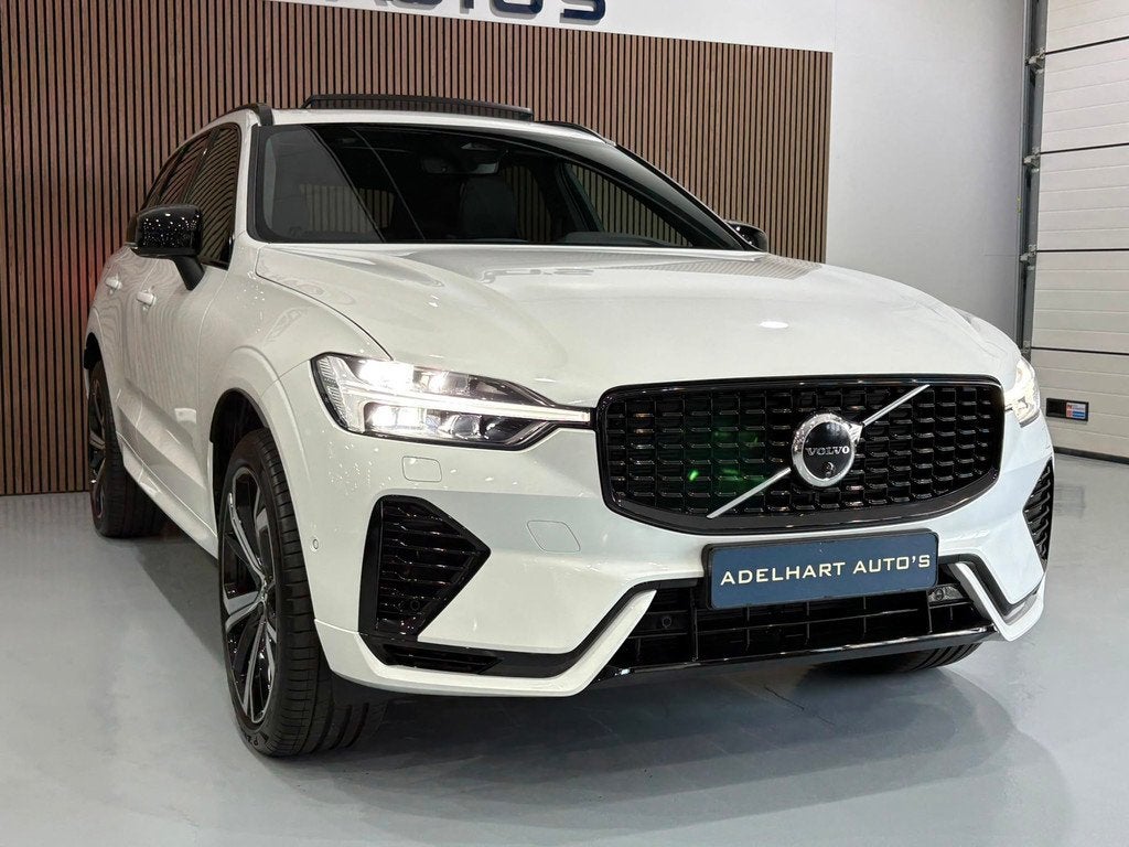 Volvo XC60 2.0 T8 Plug-in hybrid AWD Plus Dark / Panorama da, Auto's, Volvo, Automaat, Zwart, 4 cilinders, 1969 cc