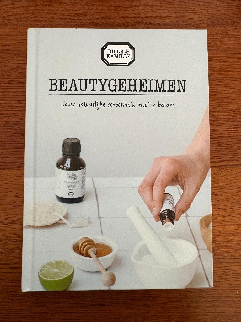 Beautygeheimen van Dille en Kamille, Ophalen of Verzenden, Zo goed als nieuw, Make-up en Cosmetica