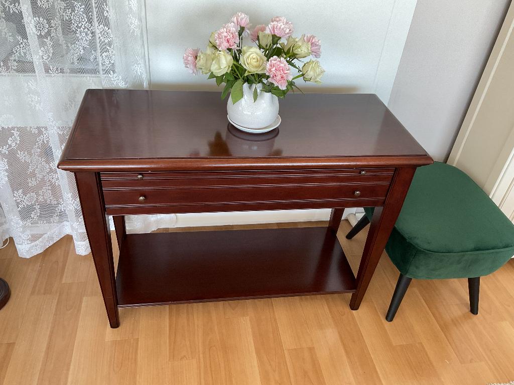 Prachtige notenhouten televisie tafel, Ophalen, Gebruikt, 100 tot 150 cm, Klassiek