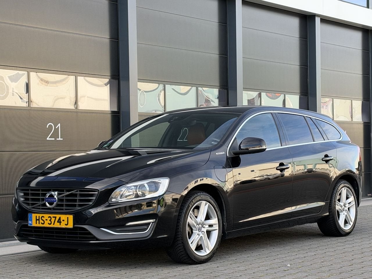 Volvo v-60 2.4 D6 Twin Engine Leer Camera Clima EURO-6, Auto's, Automaat, 1800 kg, Euro 6, Automatische klimaatregeling