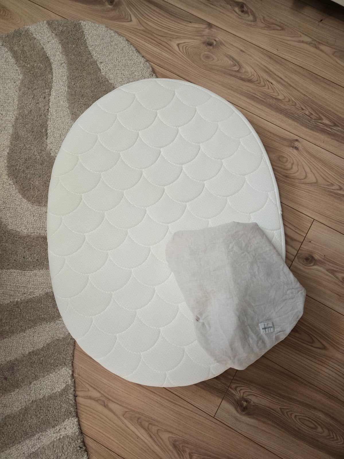 Stokke Sleepi Mini V3 matras + 2 Minicoton hoezen 🤍, Ophalen of Verzenden, Zo goed als nieuw