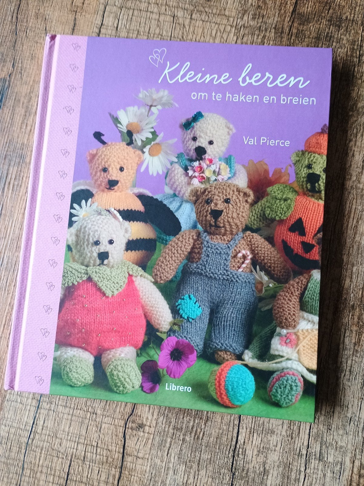 Kleine beren om te haken en te breien - Val Pierce, Ophalen of Verzenden, Breien of Haken, Patroon of Boek