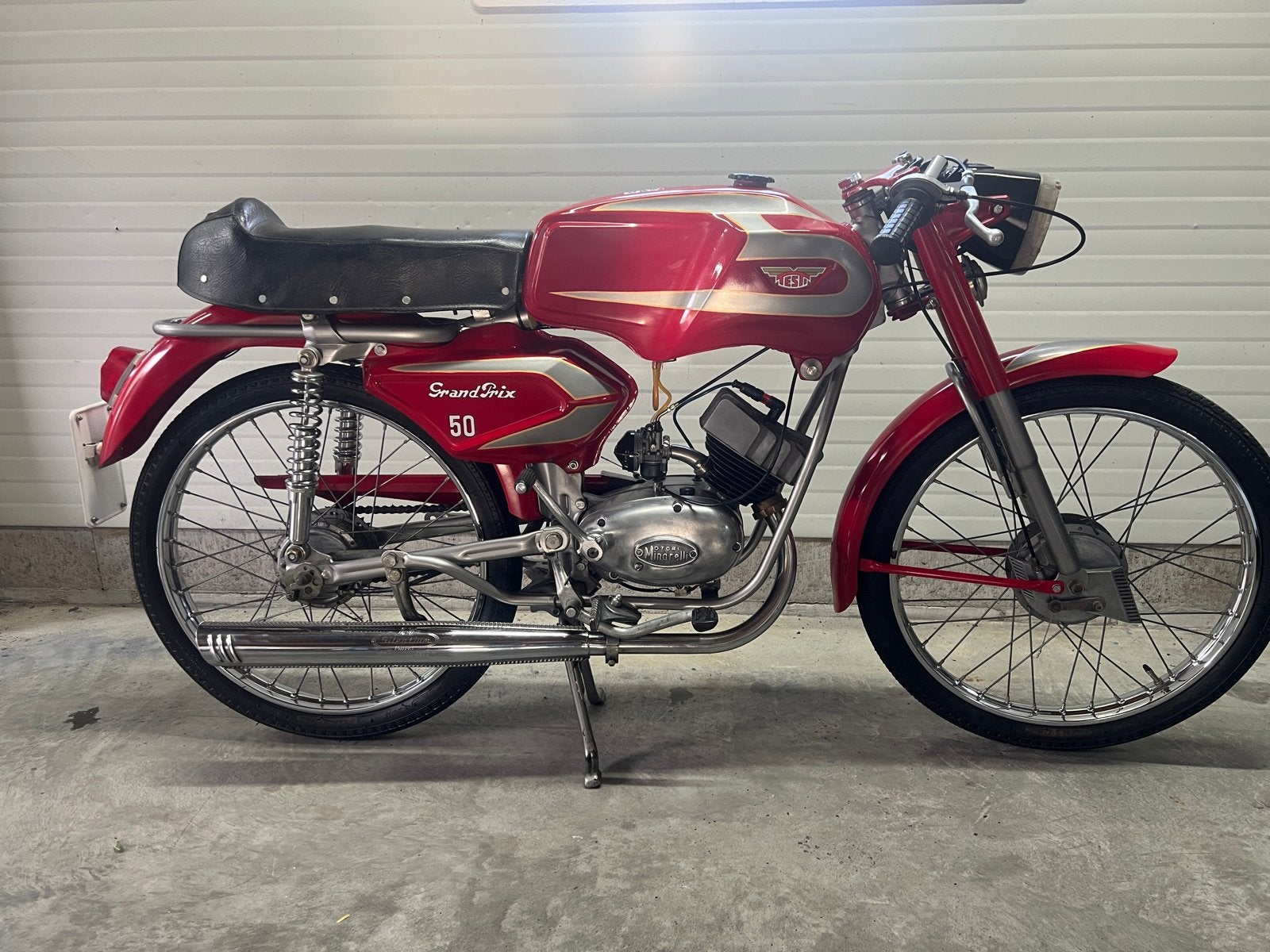 Te koop: Prachtige rode testi Grand Prix 50 bromfiets, Maximaal 45 km/u, Ophalen, Overige merken, 4 versnellingen