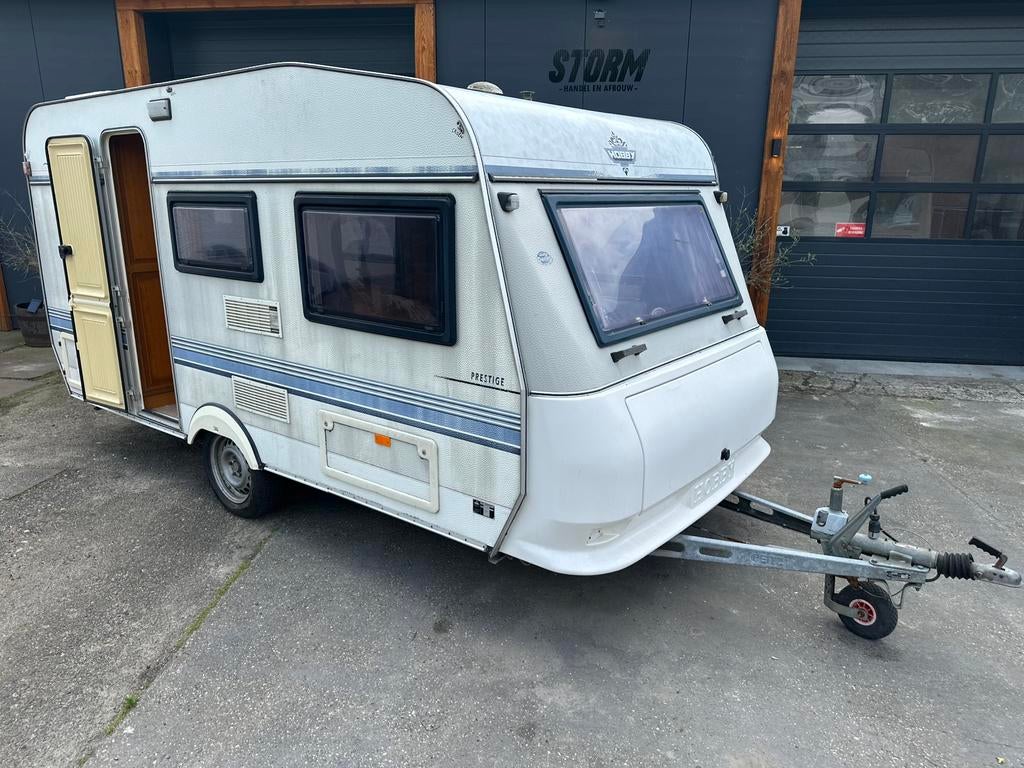 Hobby 420 Prestige met voortent – Bouwjaar 1993, Omvormbare zithoek, Hobby, Bedrijf, Treinzit