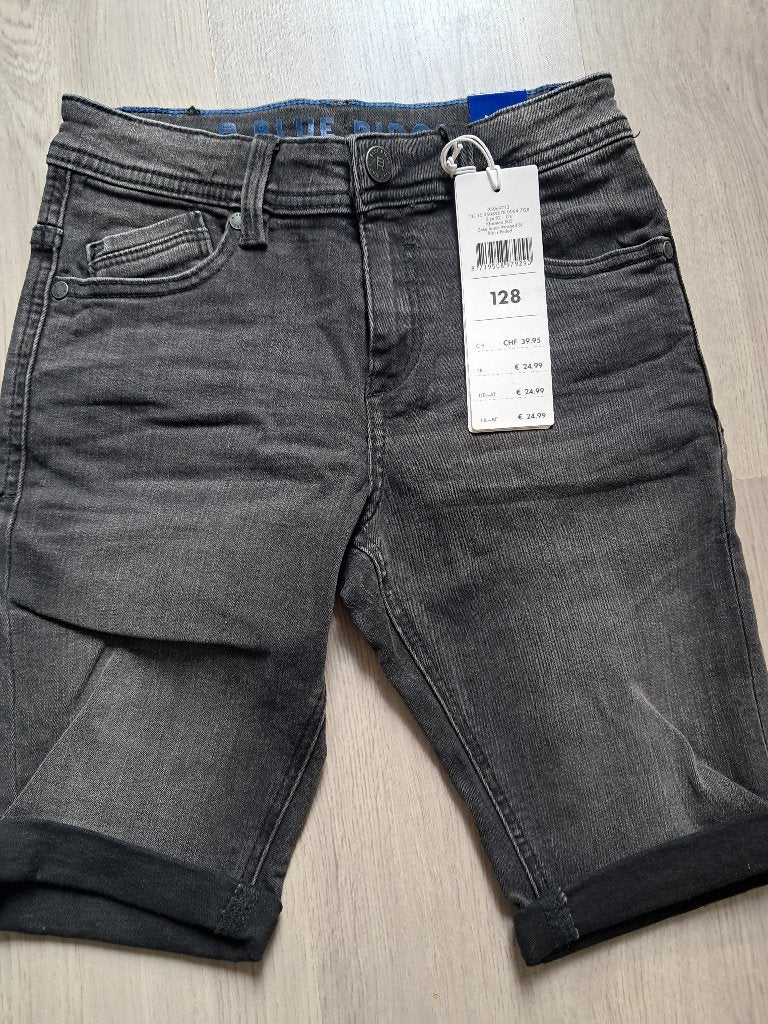 Korte broek maat 128 WE, Kinderen en Baby's, Kinderkleding | Maat 128, WE, Nieuw, Jongen, Ophalen