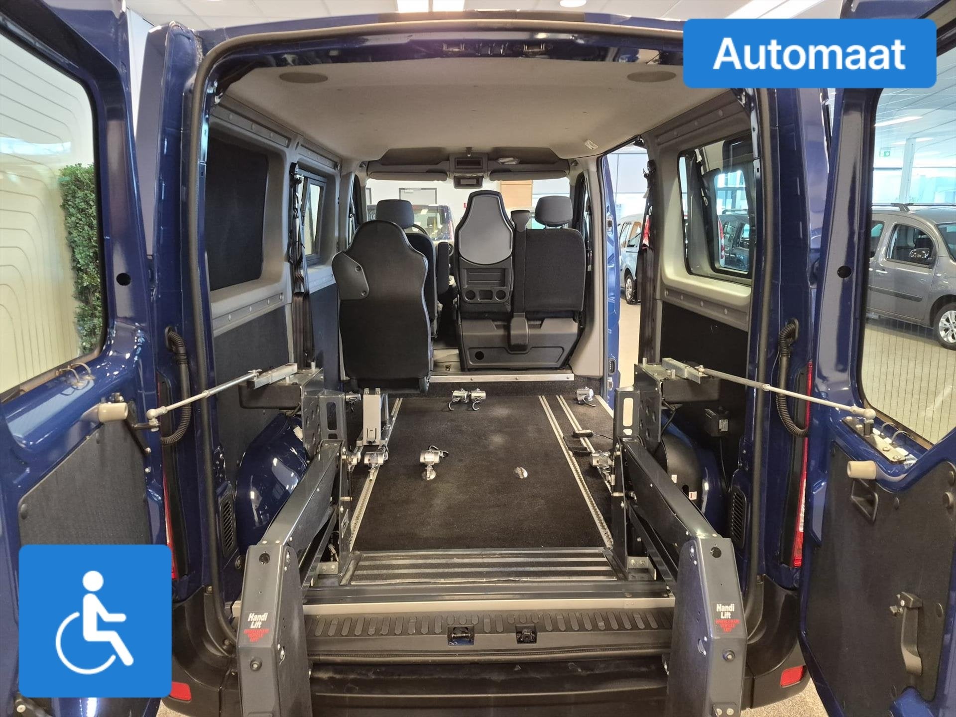 Renault Master L1H1 Rolstoelbus Automaat (airco), Auto's, Bestelauto's, Automaat, Gebruikt, Zwart, 4 cilinders