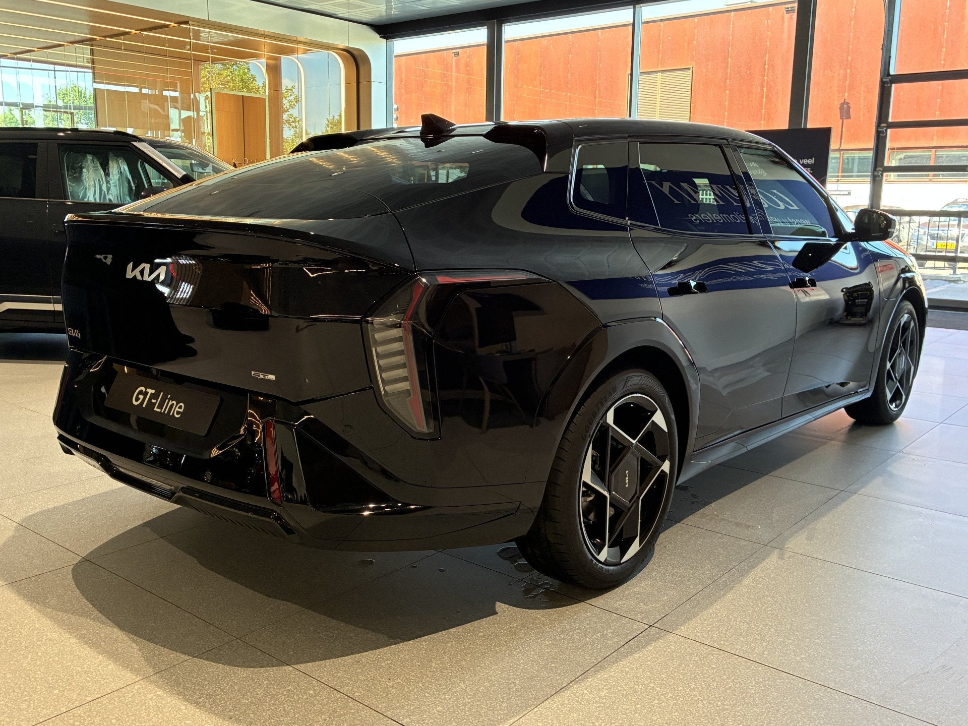 Kia EV4 Fastback GT-Line Business Edition 81.4 kWh NU UIT VO, Auto's, 1800 kg, 612 km, Automatische klimaatregeling, 204 pk