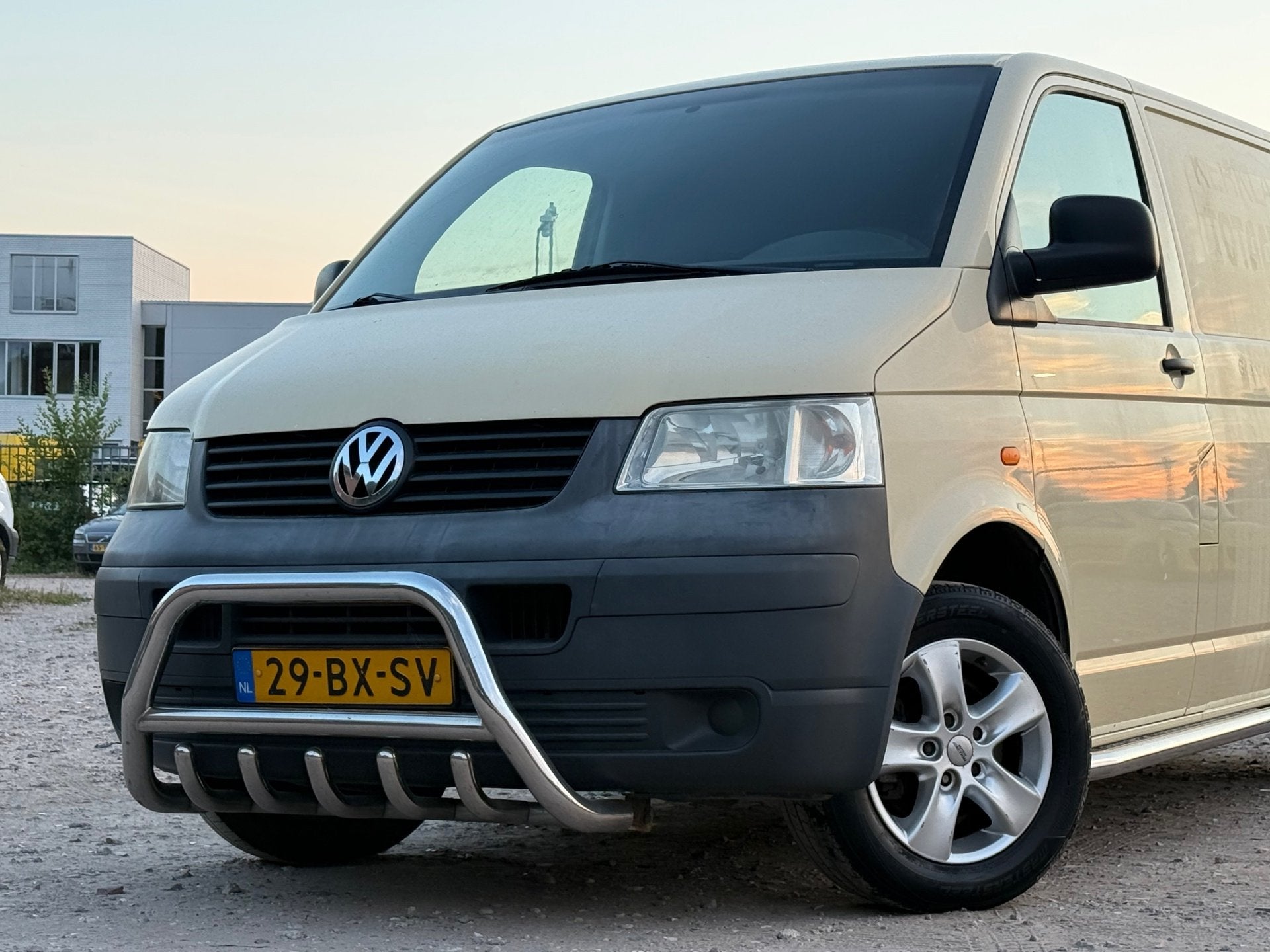 Volkswagen Transporter 1.9 TDI 300 T800/ SIDE AND FRONT BAR, Voorwielaandrijving, 86 pk, Gebruikt, 4 cilinders